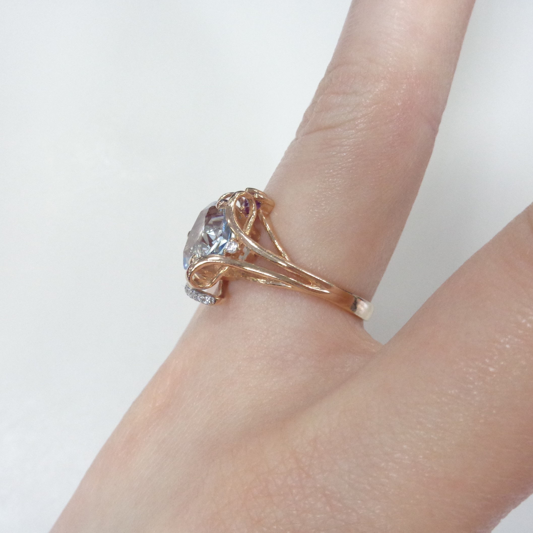 Серебряное кольцо с топазом и аметистами